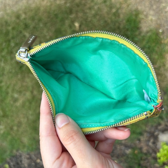 Hobo Lauren Daisies Floral Kiss Lock Clutch Wallet - Picture 9 of 10